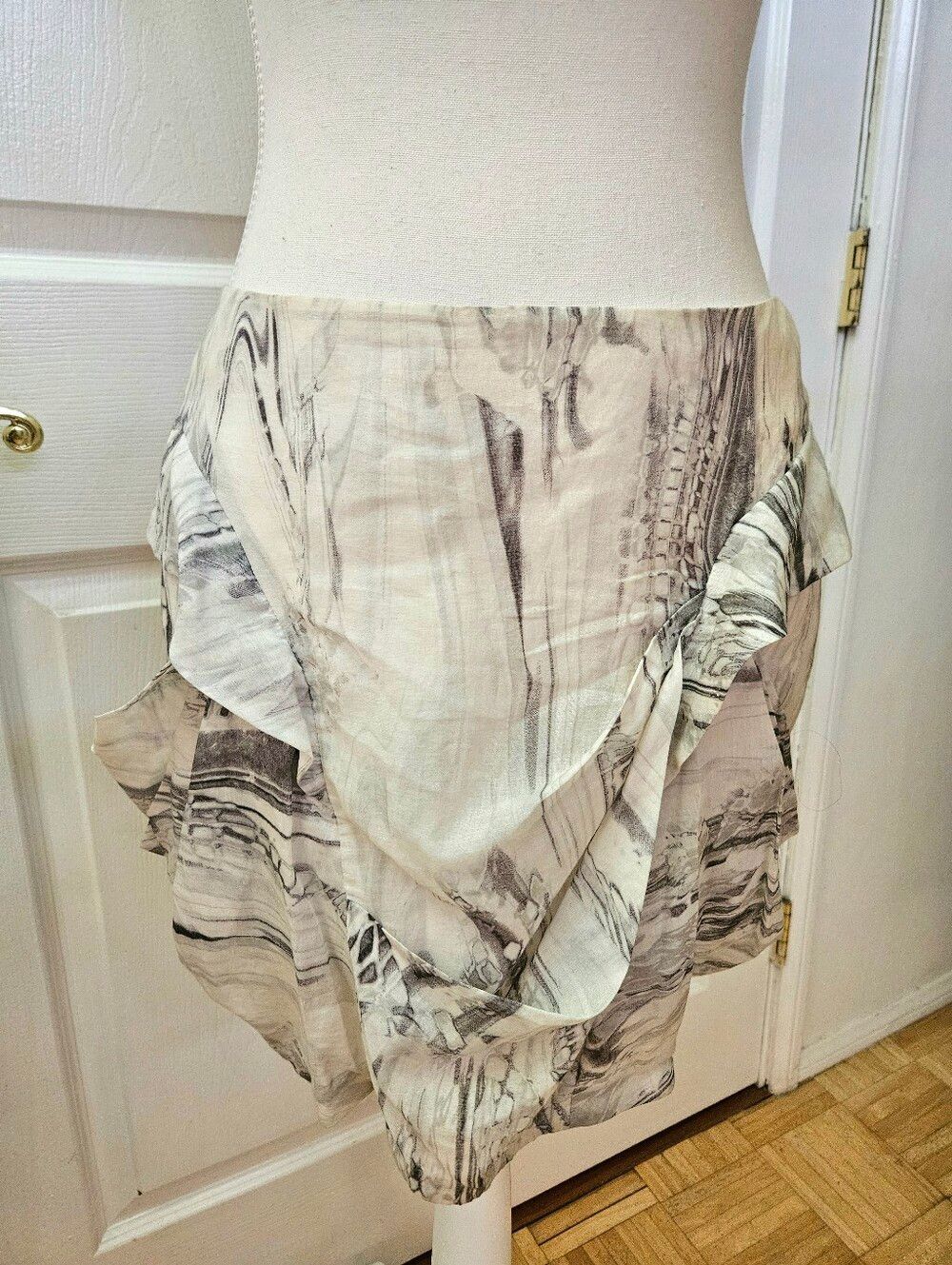 Y2K L.A.M.B. Gwen Stefani White Gray Silk Marbled Tie Dye Bubble Mini Skirt
